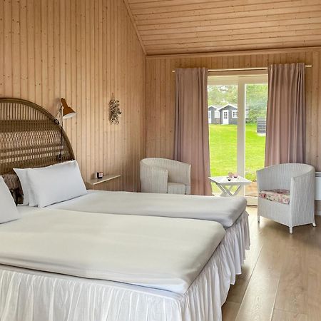 Hotel Strandgaarden Vesterø Havn Kültér fotó
