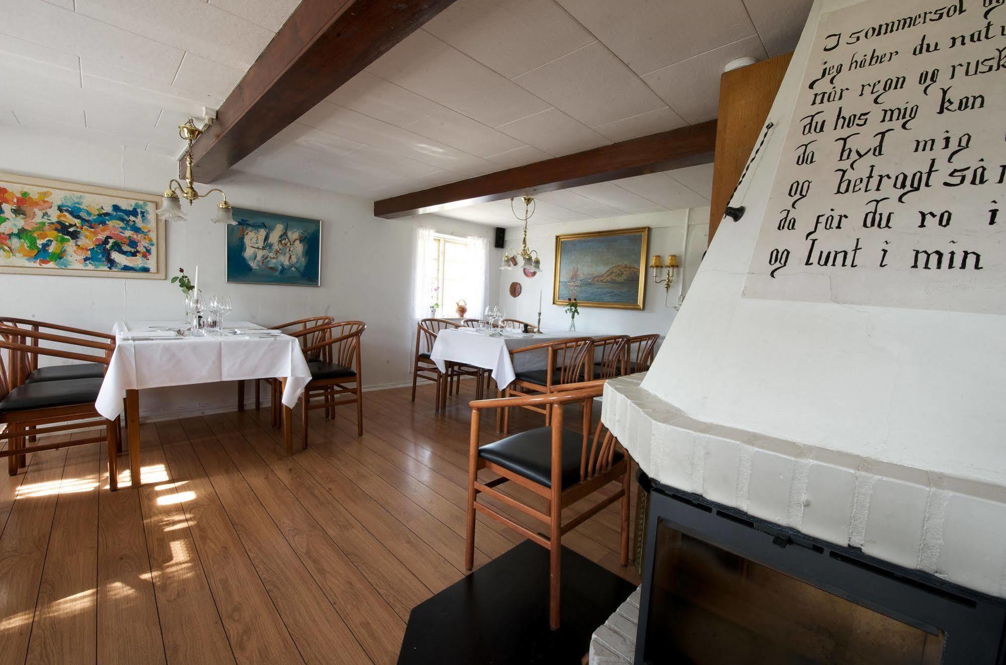 Hotel Strandgaarden Vesterø Havn Kültér fotó