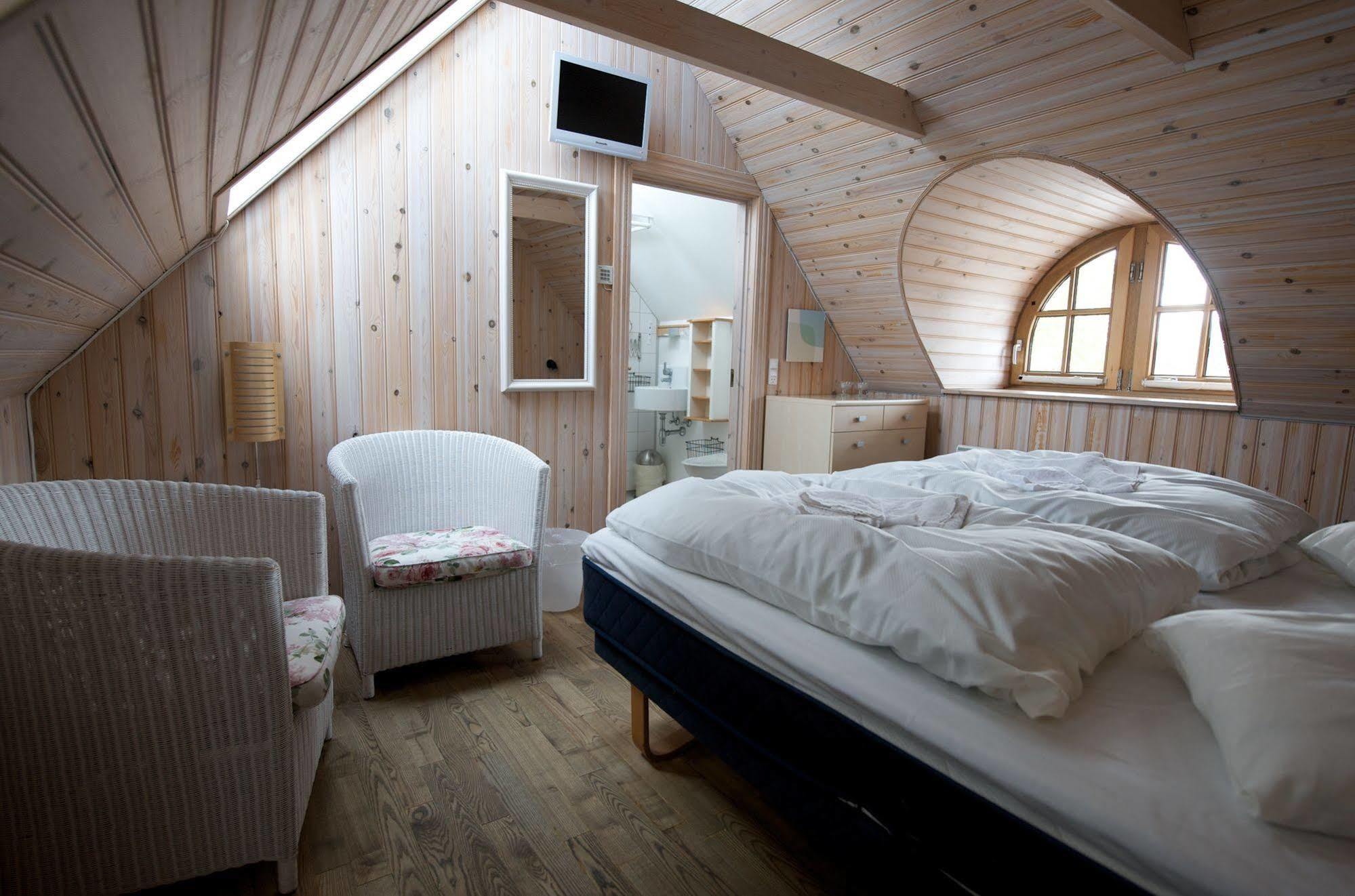 Hotel Strandgaarden Vesterø Havn Kültér fotó